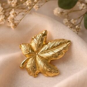 Brooch Vintage Gold Tone Leaf Textured Botanical Nature Mid Century Lapel Pin